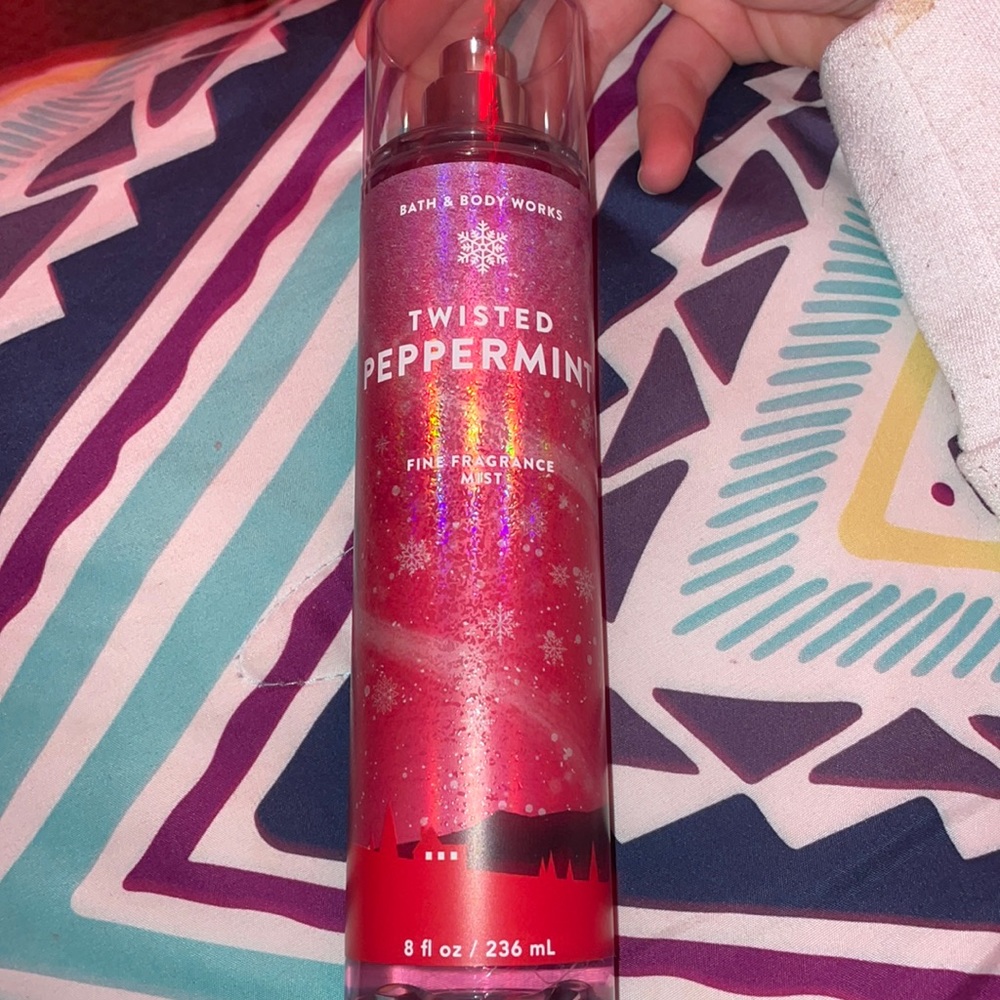 Twisted peppermint body spray